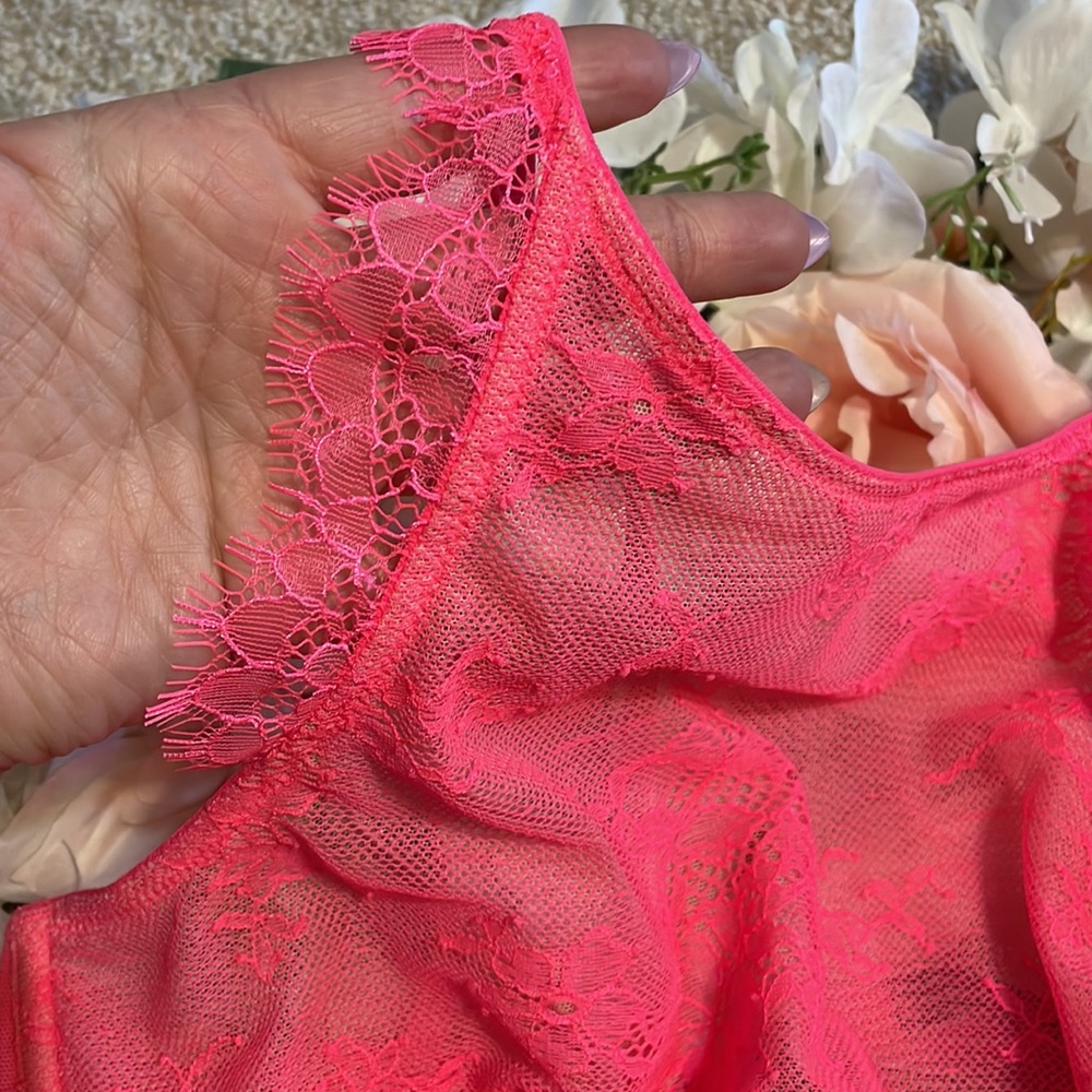 Victoria Secret 32DD - Picture 2 of 6